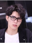 メガネに似合うビジネスヘア ウェーブパーマ