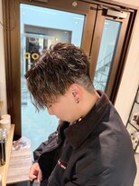 シャンプーボーイアネックス(SHAMPOO BOY Annex)&nbsp;センターパート　縦落ちツイストパーマ　佐世保