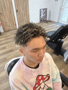 ティグレ(TIGRE) スキンフェード、ツイスパ、メッシュ