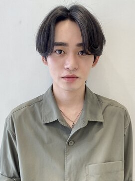 ユーフォリア 渋谷グランデ(Euphoria SHIBUYA GRANDE) 毛流れパーマ　ニュアンスパーマ　センターパート　MOMO