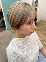 ロミー 本厚木(ROMMY.)&nbsp;20代～50代☆フェザーショート☆ブリーチホワイトブロンド☆