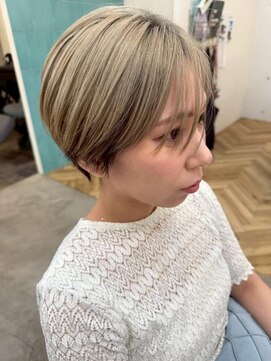 ロミー 本厚木(ROMMY.) 20代～50代☆フェザーショート☆ブリーチホワイトブロンド☆