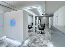 ザイン(Sein)の雰囲気（モノトーンで統一されたハイセンスで都会的な店内。）