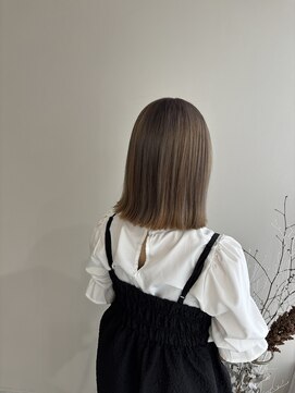 ダブルカラーでシルバーベージュに！