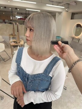 イェッカ パビル(YECCA pabil) シルバーベージュ