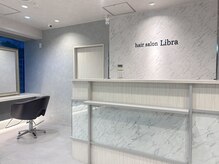 リブラ 新宿新南口店(Libra)の雰囲気（大理石調の内装）