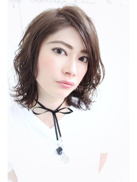 ディー(dee) dee 色気たっぷりウェットボブ