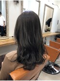 オリーブグレージュ