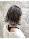 ハイライトボブ_ホワイトグレージュ_ネビージュ