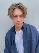 ◆センターパート×ソフトスパイラルパーマ◆流行のスタイルで、今よりも垢抜けて大人な印象に