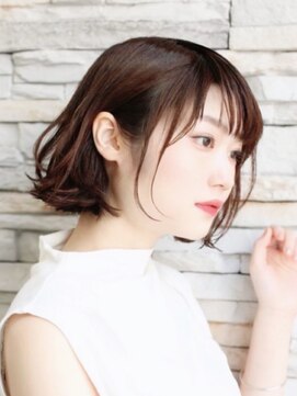 ルーツ(ROOTS) お手入れ簡単・切りっぱなしの艶々外ハネボブ!