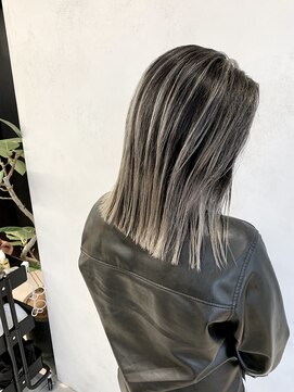 イリ 心斎橋(ili) バレイヤージュ