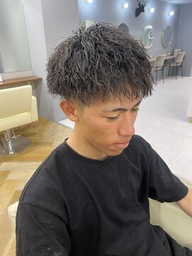 アレス バイ シカ 神戸三宮元町店(ALLES by Cica) 波巻きツイストスパイラルパーマツーブロック刈り上げ