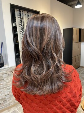 スターリバー(STAR RIVER) ピンクベージュ×レイヤースタイル