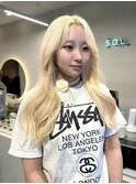 ペールピンクブロンドシルバーホワイトベージュ顔周りレイヤー