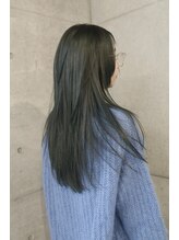 オーオシカシカスペース(OOO YY Space)&nbsp;モードな緑髪とレイヤーカット