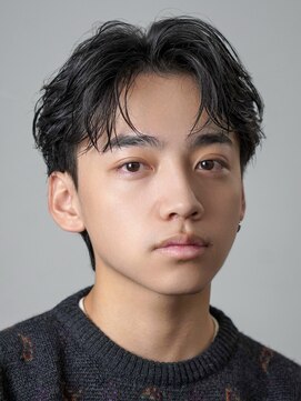 オーシャントーキョーオーバー 渋谷(OCEAN TOKYO OVER) センターパートフェザーパーマニュアンスパーマシャドウパーマ