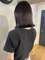 カールム(carlm) うねり広がりが気になる大人女性へ。自然にまとまるストレート