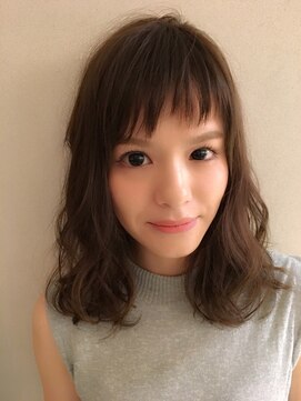 ロンド 銀座(Lond) ショートバングが可愛いセミロング 担当本田