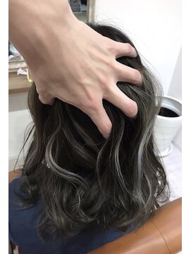 ヘアーデザインアンジー(Hair design Angie) 【ダークグレー×ホワイトハイライト】