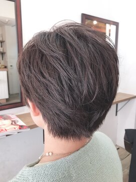 ブギー バイ シェイク 本厚木店(Boogie by shake) 【カッコ可愛い】極上イルミナカラー！束感ショートレイヤー