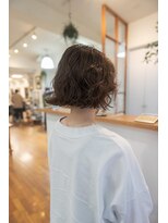 イーズ(e's)&nbsp;くせ毛風外ハネパーマ　Genta