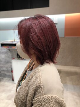 アトリエ(Atelier) ビビットなレッドカラーにレイヤーボブ!