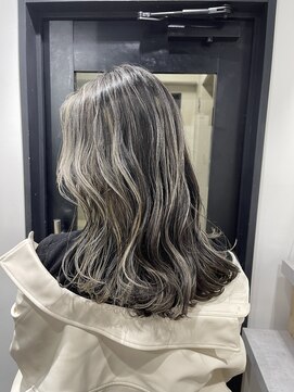 フォーク(FOLK) 極細ホワイトベージュハイライト　白髪ぼかし　髪質改善