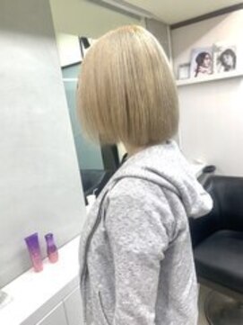 ディア(.eer) 【.eer/ディア】ブロンドベージュ/切りっぱなしボブ/心斎橋店