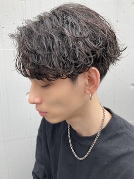 フィフス 栄(fifth) 波巻きスパイラルパーマセンターパートツーブロックメンズパーマ