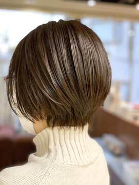 クオリス 上福岡店(QUALIS) 20代30代40代前下がりストレート小顔補正立体カット