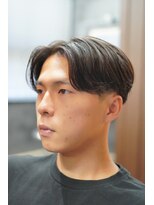 ノーエン(noen)&nbsp;センターパートメンズマッシュパーマニュアンスパーマ刈り上げ