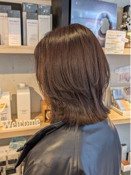 ローリーポーリークラウン(Roly Poly Clown) レイヤーカット× グレージュカラー