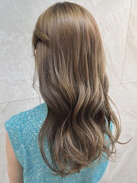 ドゥマン(Demain) 小顔ツヤ髪淡いベージュカラー大人可愛いモテ髪ツインハーフ