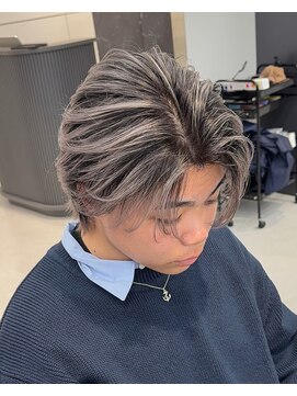 テンバイリップスヘアー(TEN by LIPPS hair) ホワイトシルバーアッシュバレイヤージュセンターパートブリーチ