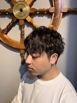 バーバー スタジオ ラフテル(Barber Studio RAFTEL) ゆるめスパイラルパーマ 2ブロック