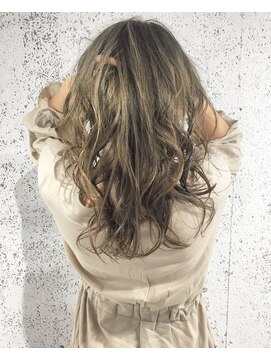 スティードトーキョー(Steed Tokyo) barayage"champagne beige"