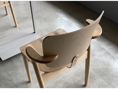 長時間座っていても疲れないこだわりのDomus Chair