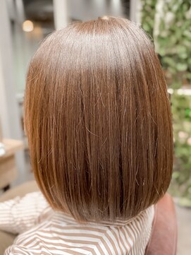 ビースリー ロア ボブスタイル×ツヤツヤ イルミナカラー