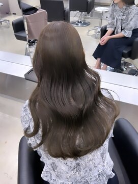 ペレ 栄店(PELE) 黒髪/グレーベージュ/レイヤーロング/ブリーチ/栄/名駅