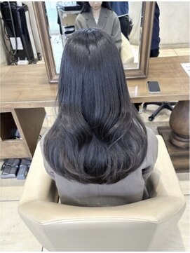 ザック ヴィ(ZACC  vie) レイヤーカット/セミロング/艶カラー/学割U24