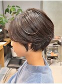 小顔に見せるヘア/簡単スタイリング/マッシュショート/暗髪