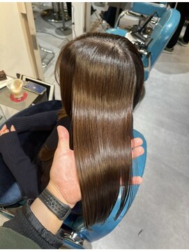 リラエ(Lyrae) 縮毛矯正/髪質改善/美髪カラー/トリートメント【大阪/西梅田】