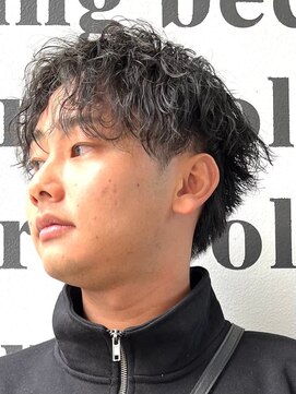 ノーエン(noen) センターパートツイストスパイラルパーマ刈り上げメンズパーマ