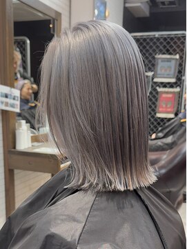 アミーゴ(AMIGO) シルバーグレージュカラー