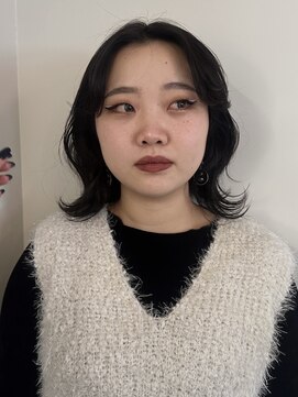 トナリ(tonari) 透明感ある黒髪