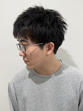 ヒュイル バイ ニアウ(Hwyl by Niau) メンズショートパーマナチュラルヘア短髪刈り上げツーブロック