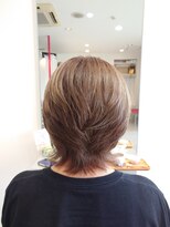 ヘアー2038(hair.2038) 白髪ぼかしの大人なウルフスタイル