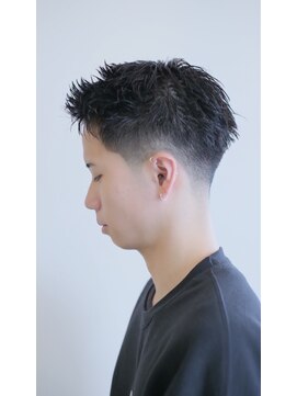 テーパーフェード／スパイキーショート