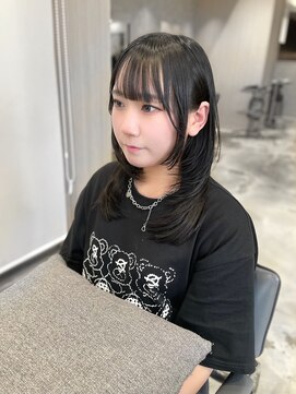 ユーフォリア 新宿通り(Euphoria) 【Euphoria erina】黒髪でも軽い質感が可愛いハッシュカット